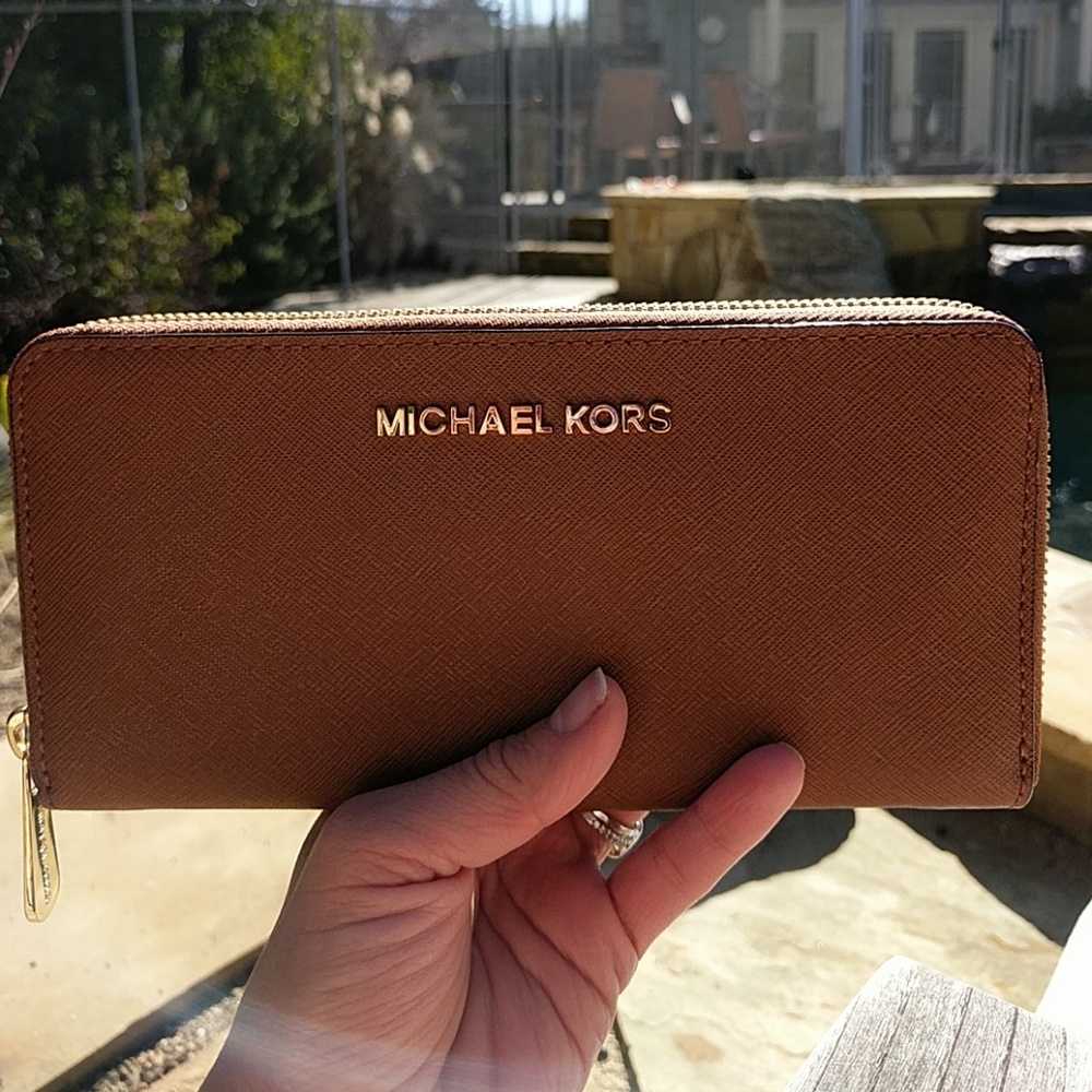 Michael Kors Jet Set style brown leather wallet